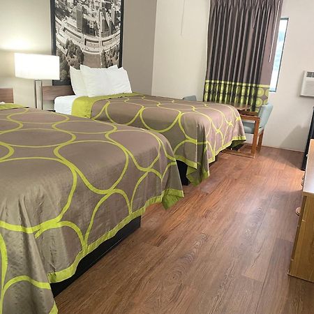 Super 8 By Wyndham Eureka/Six Flags Nearby Ξενοδοχείο Εξωτερικό φωτογραφία