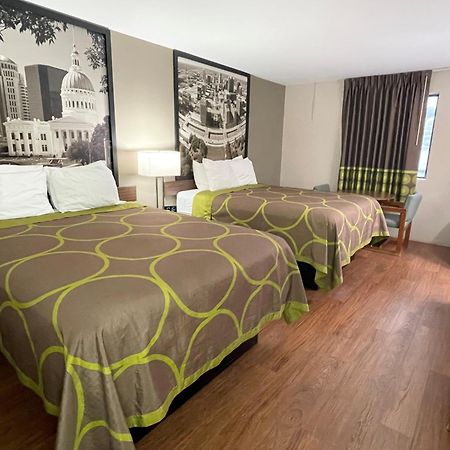 Super 8 By Wyndham Eureka/Six Flags Nearby Ξενοδοχείο Εξωτερικό φωτογραφία