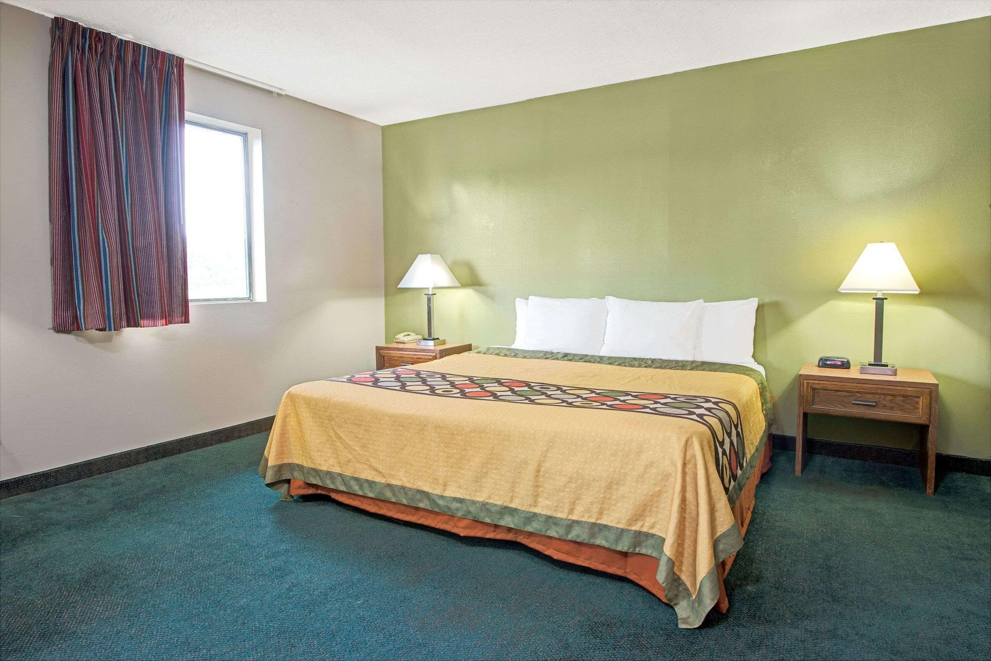 Super 8 By Wyndham Eureka/Six Flags Nearby Ξενοδοχείο Εξωτερικό φωτογραφία