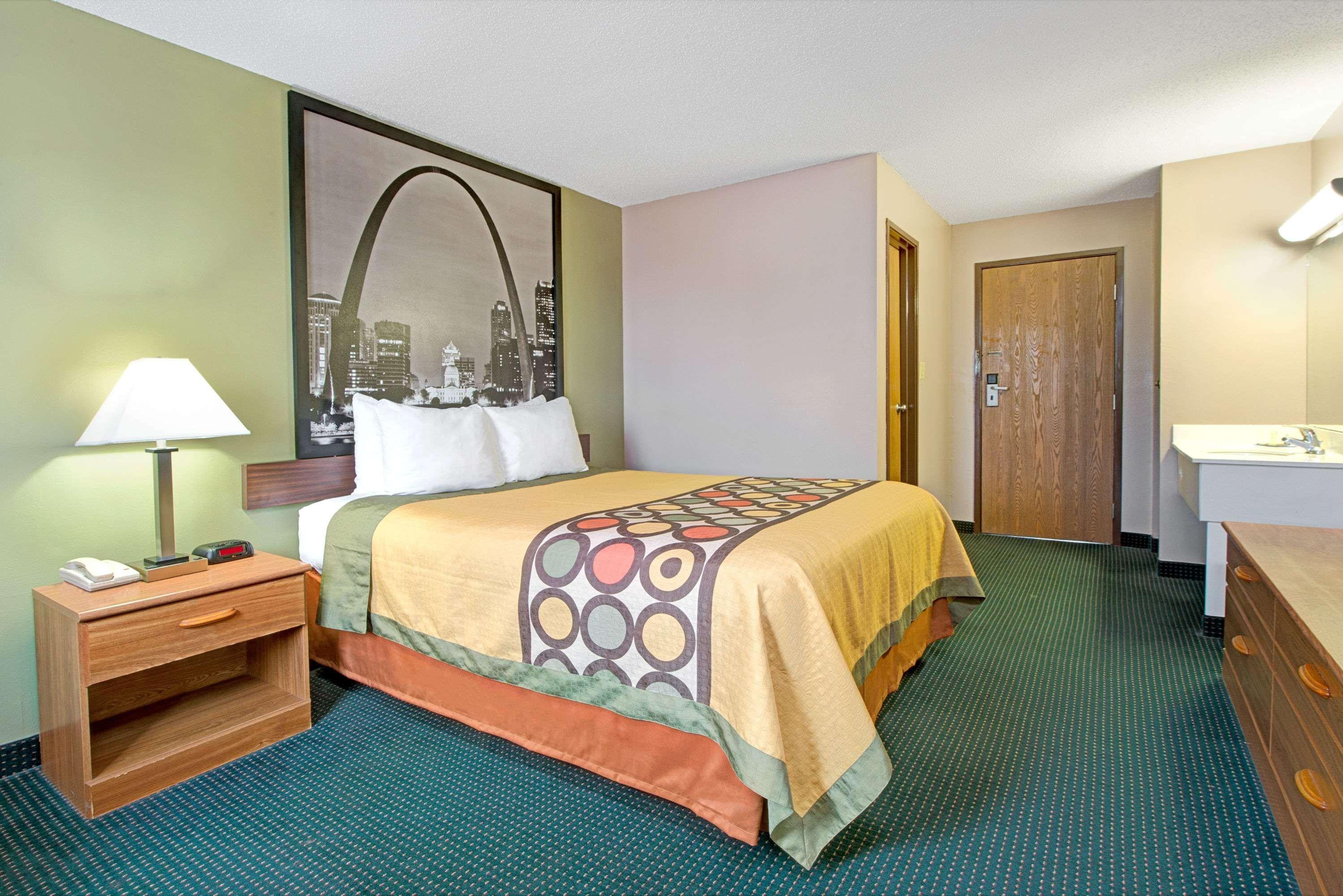 Super 8 By Wyndham Eureka/Six Flags Nearby Ξενοδοχείο Εξωτερικό φωτογραφία
