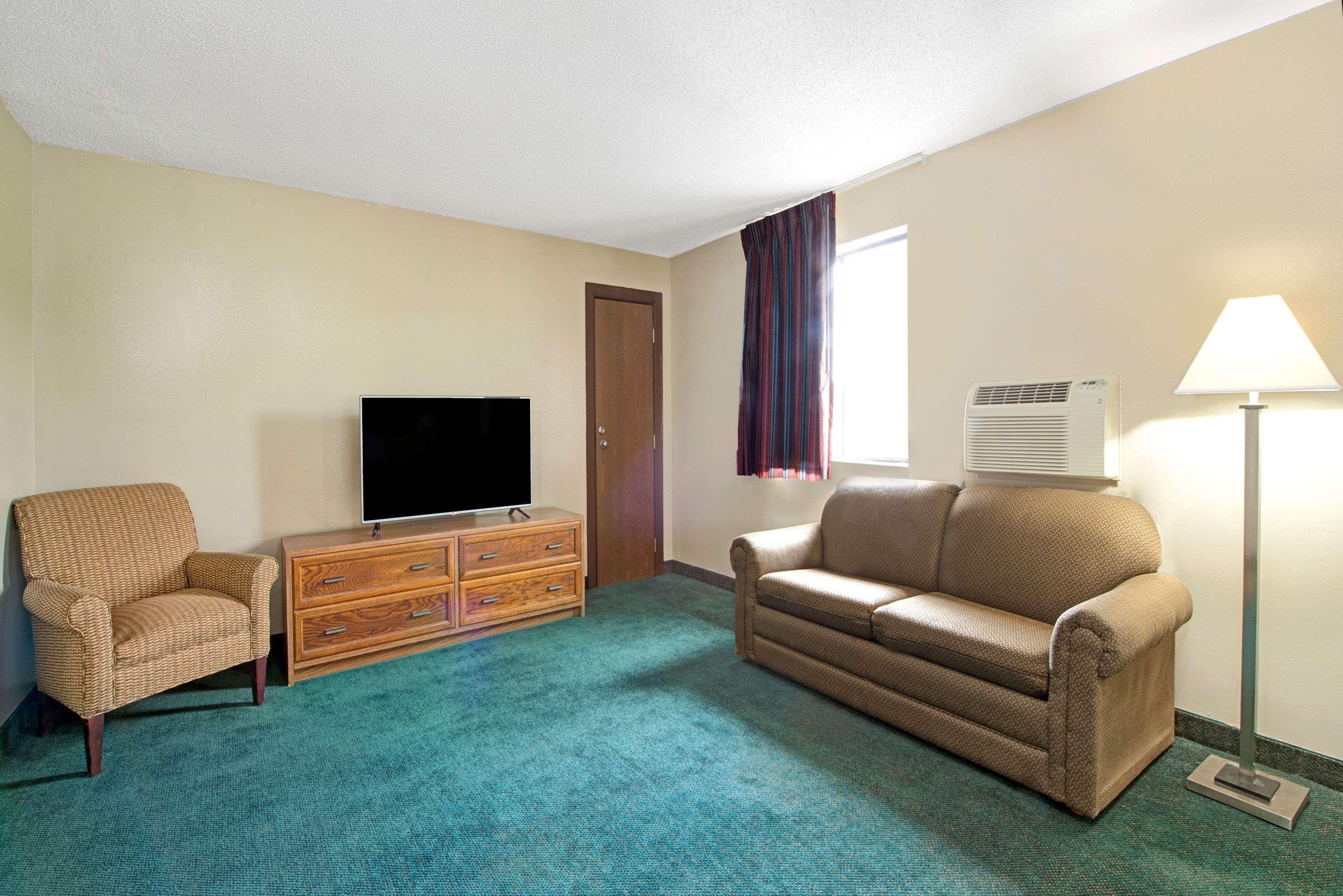Super 8 By Wyndham Eureka/Six Flags Nearby Ξενοδοχείο Εξωτερικό φωτογραφία
