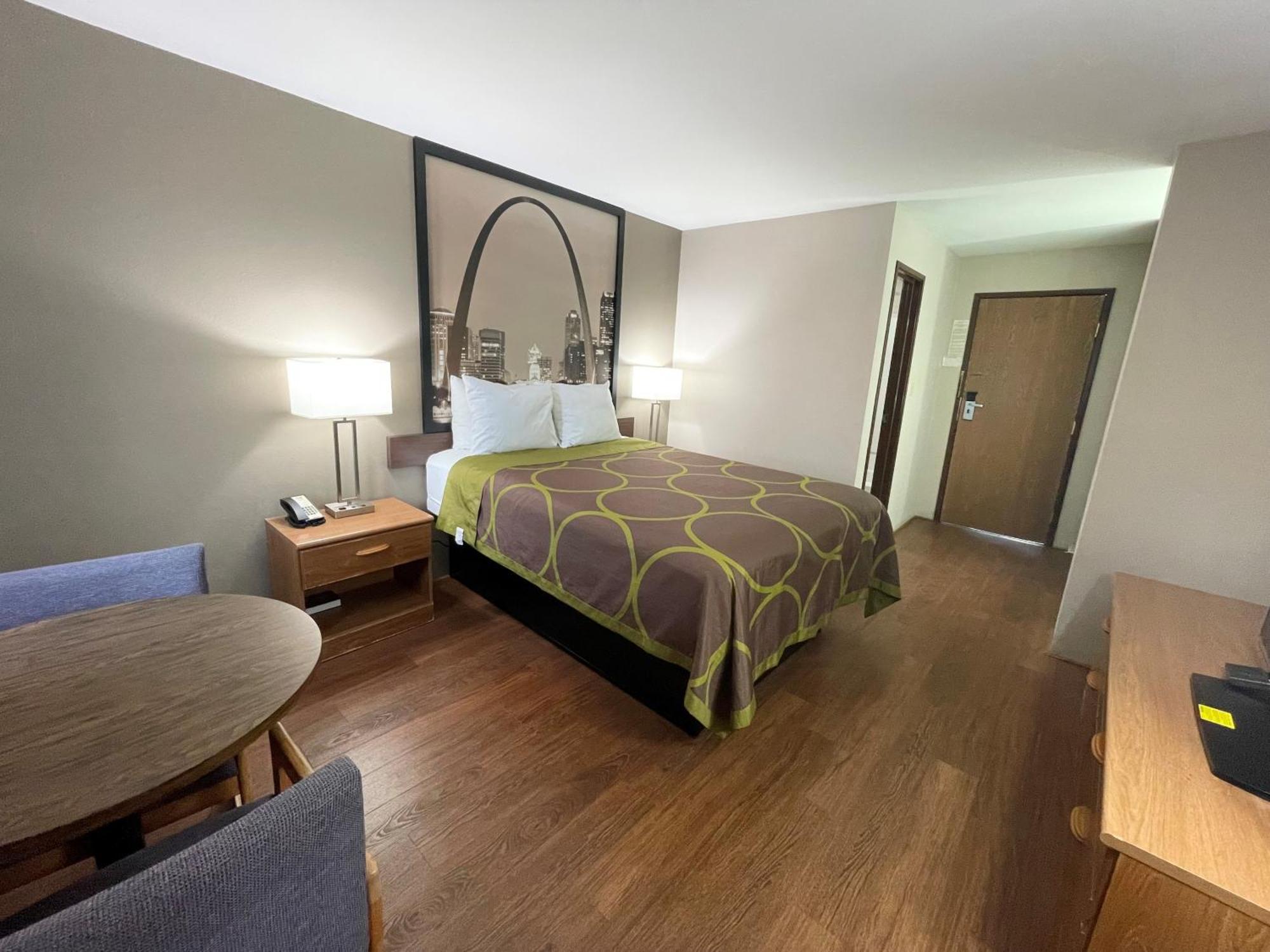 Super 8 By Wyndham Eureka/Six Flags Nearby Ξενοδοχείο Εξωτερικό φωτογραφία