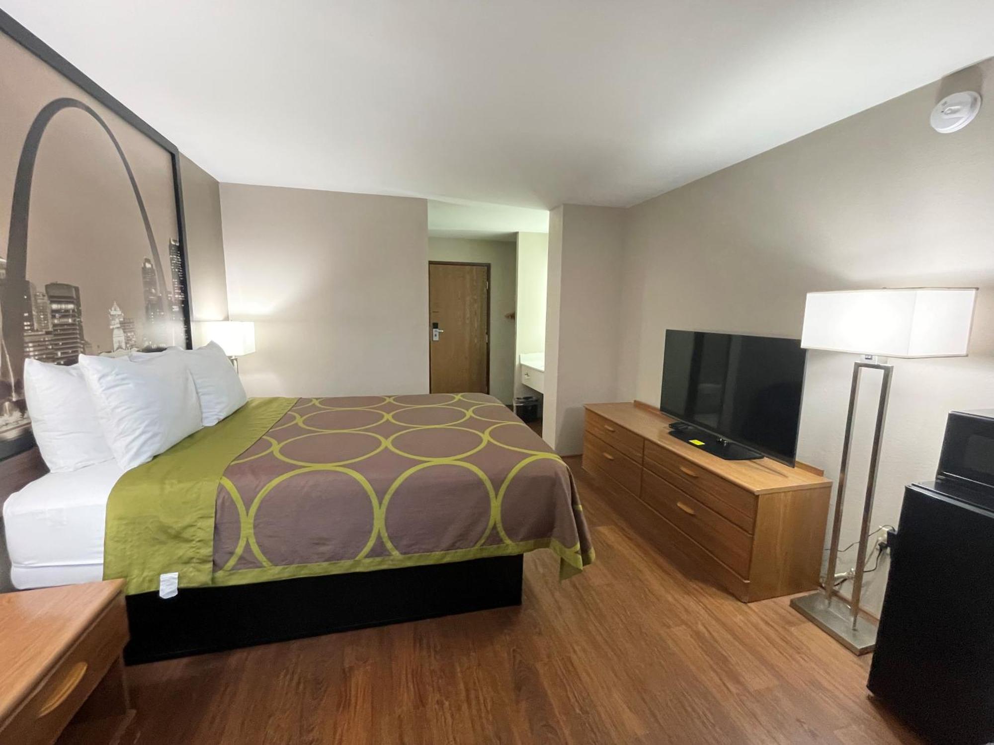 Super 8 By Wyndham Eureka/Six Flags Nearby Ξενοδοχείο Εξωτερικό φωτογραφία