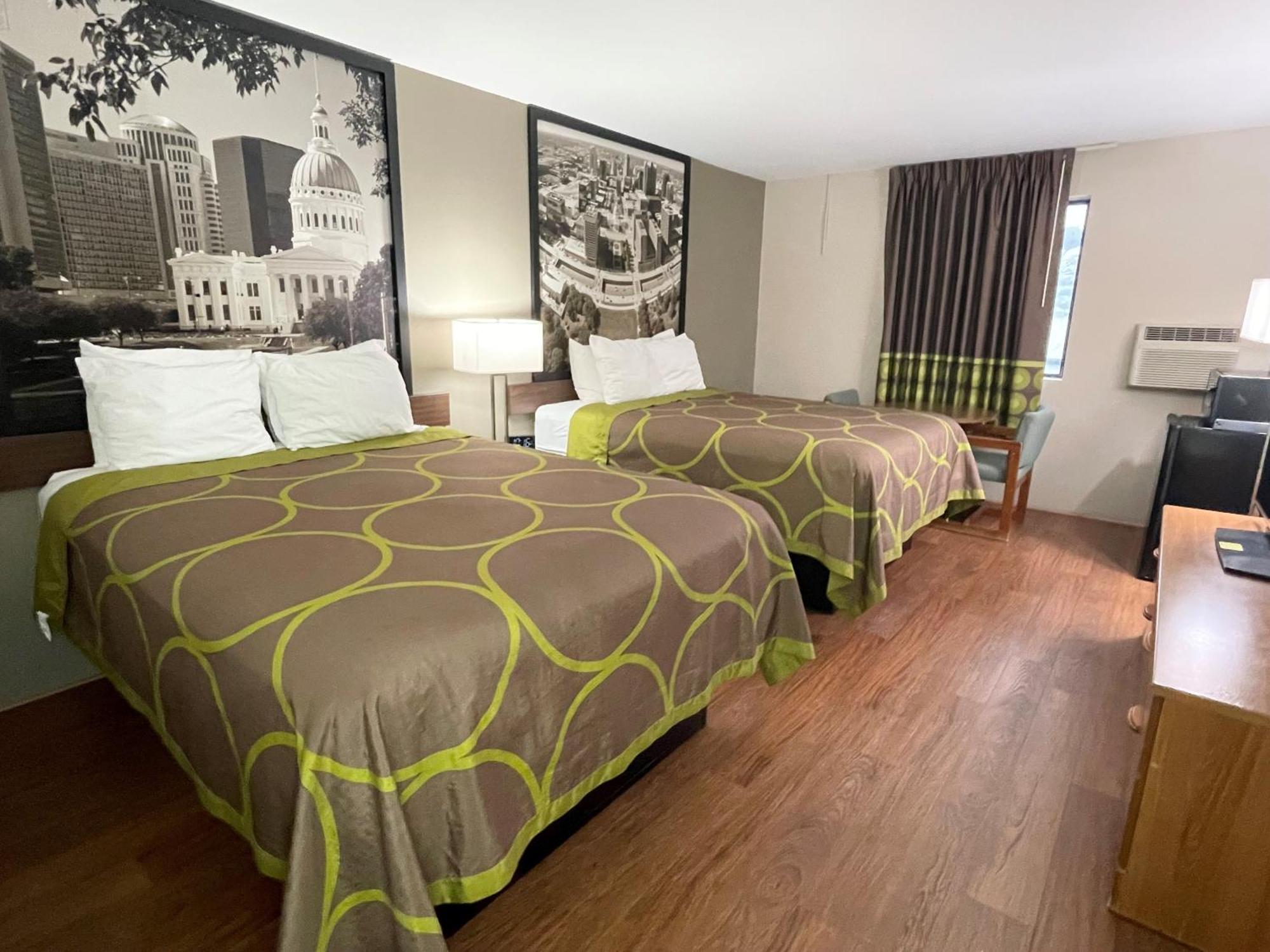 Super 8 By Wyndham Eureka/Six Flags Nearby Ξενοδοχείο Εξωτερικό φωτογραφία
