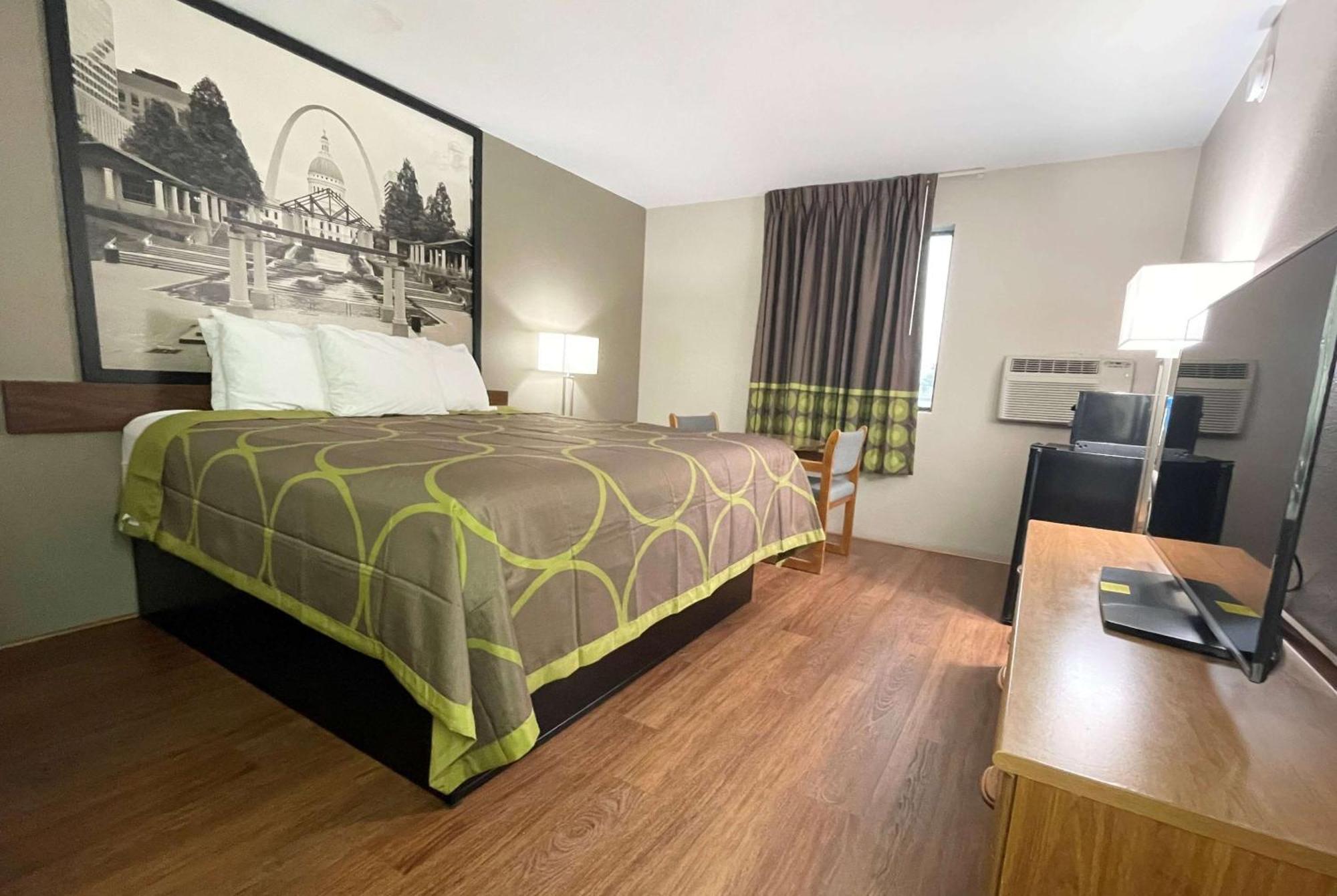 Super 8 By Wyndham Eureka/Six Flags Nearby Ξενοδοχείο Εξωτερικό φωτογραφία