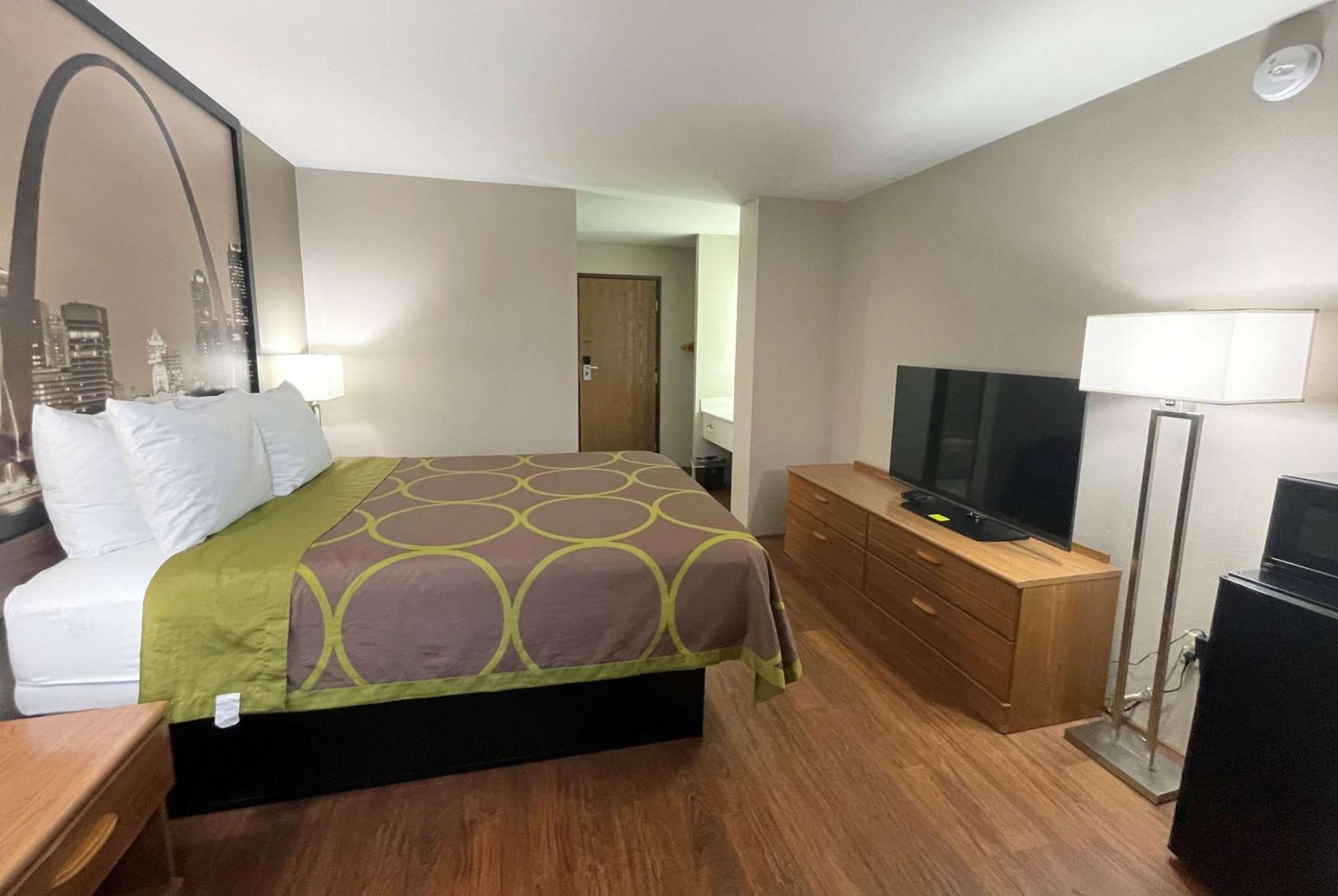 Super 8 By Wyndham Eureka/Six Flags Nearby Ξενοδοχείο Εξωτερικό φωτογραφία