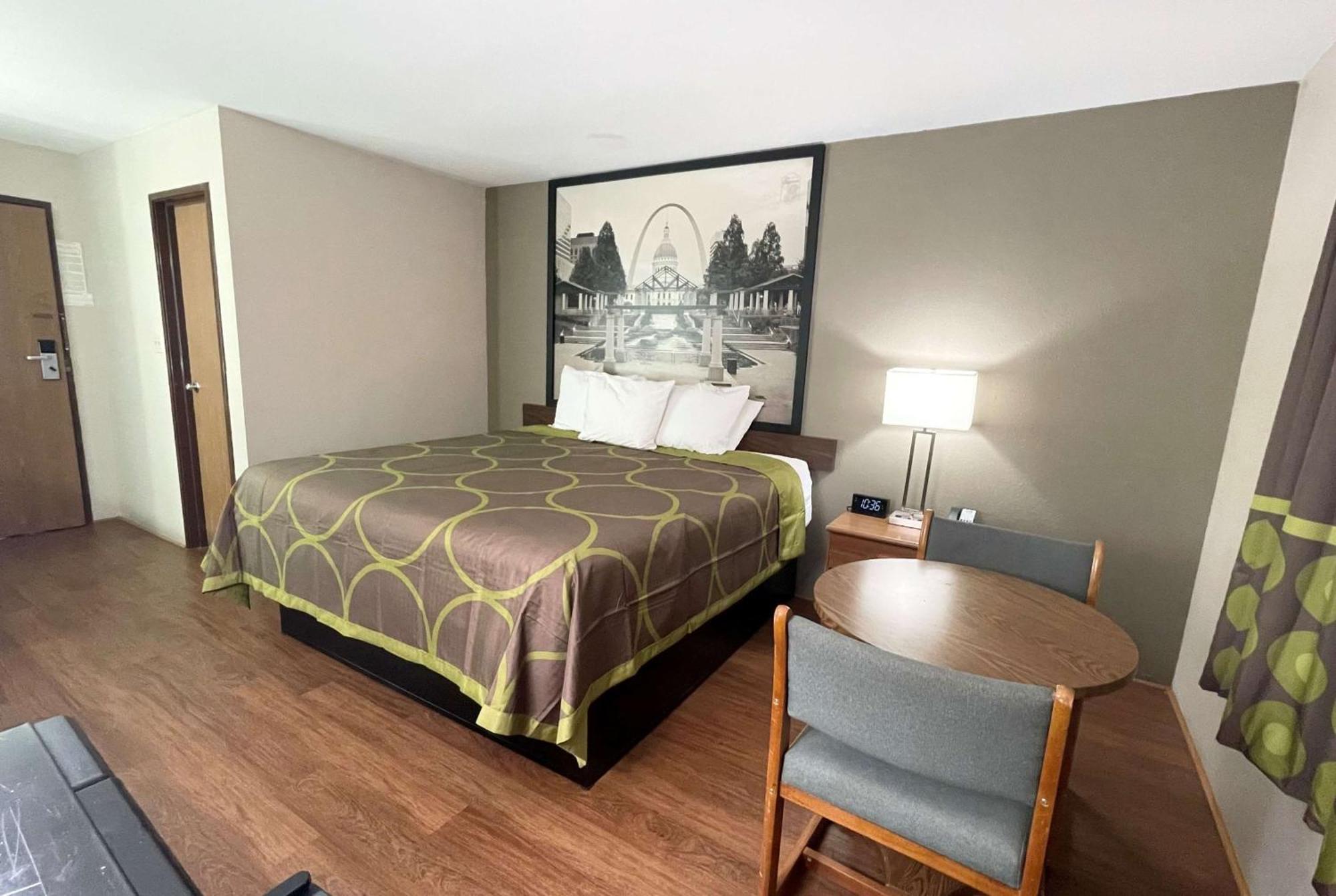 Super 8 By Wyndham Eureka/Six Flags Nearby Ξενοδοχείο Εξωτερικό φωτογραφία