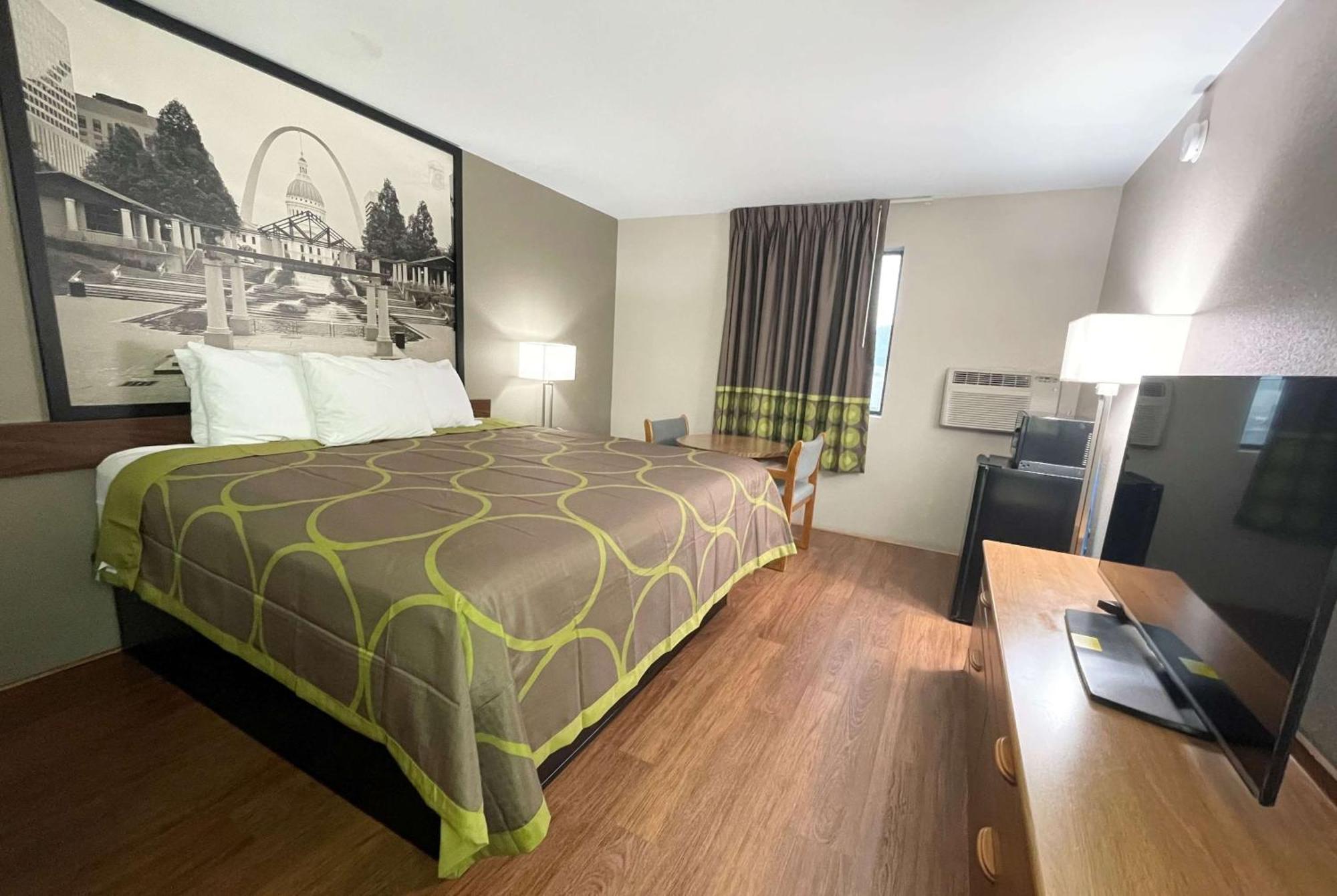 Super 8 By Wyndham Eureka/Six Flags Nearby Ξενοδοχείο Εξωτερικό φωτογραφία