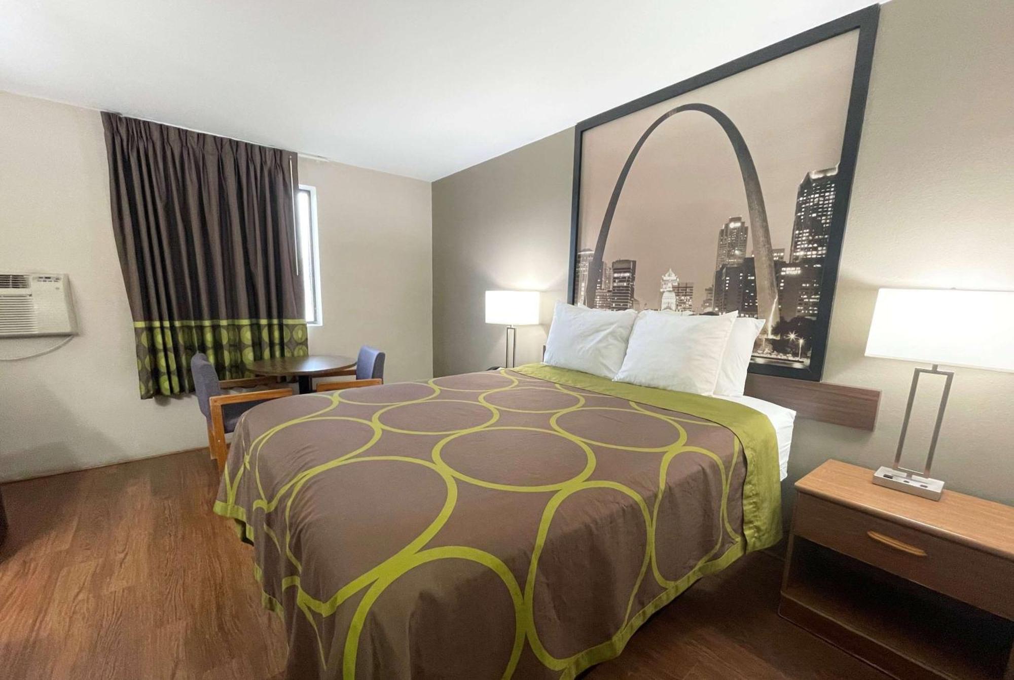 Super 8 By Wyndham Eureka/Six Flags Nearby Ξενοδοχείο Εξωτερικό φωτογραφία
